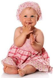 UYGUN KIYAFETLER GYN VE MUTLAKA KORUYUCU KREM KULLANIN Mmkn olduunca az kyafet katman giyin ve giysilerin pamuklu gibi hava alan kumalardan olmasna zen gsterin. Sentetik kyafetlerden kann. Ak renkli, hafif ve bol giysileri tercih edin. Gnee kacaksanz mutlaka apka takn. ok scak ve gneli gnler veya