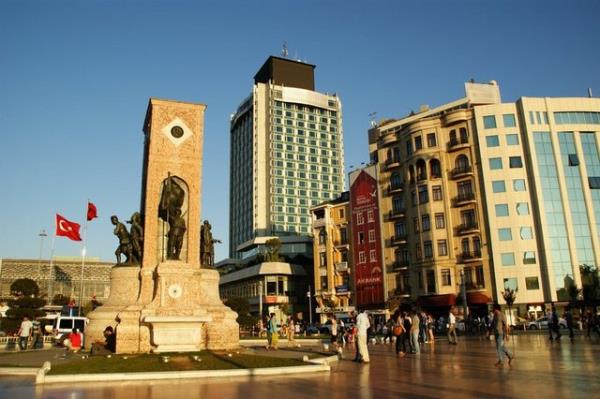 Taksim Meydan ve stiklal Caddesi (Galatasaray Lisesi)