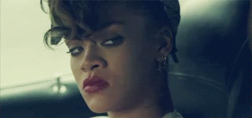 <p><b>6. Bu kyafete sarsn sen bence.</b></p>  SENCE? SENCE?? Sarm tabi lan!