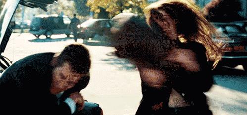 <p><b>3. Ayn anneme benziyorsun ya. / Bana annemi hatrlatyorsun.</b></p>  Annen 50 yanda falan deil mi senin?