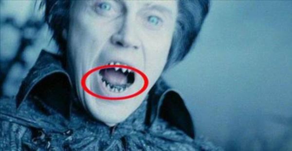 Hayalet Svari filminde Christopher Walken'n kendi dileri de grnyor...