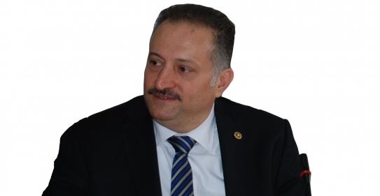 <p><b>Adana - Abdullah Torun</b></p>    AKP Adana Bykehir aday olan Torun avukat. Ayrca eitli sivil toplum kurulularnda yelik ve yneticilik yapt.