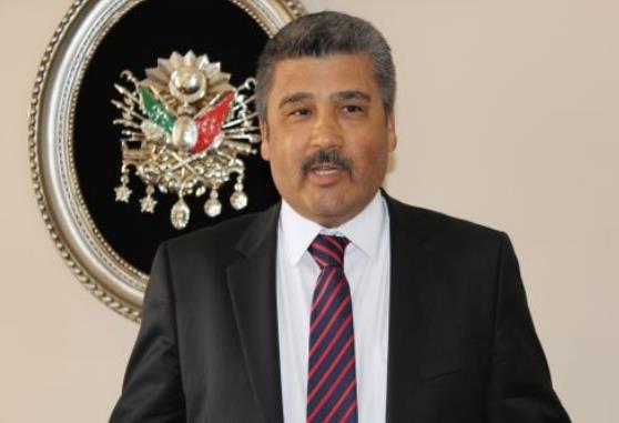 <p><b>Antalya - Kemal elik</b></p>    MHP Antalya Bykehir Belediye Aday olan elik eski Kaymakamlardan. Ayrca 1995 - 1997 yllar arasnda Hakkari Valisi olarak grev yapt. 1997 ylnda ise Emniyet Genel Mdr olarak grev yapt.