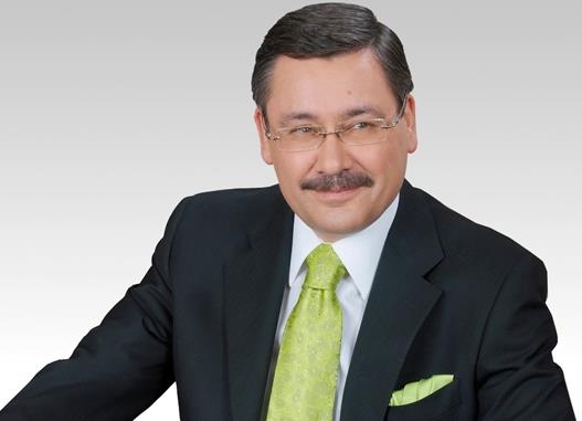 <p><b>Ankara - Melih Gkek</b></p>    Ankara Bykehir Belediye Bakan ve AKP'den tekrar aday olan Melih Gkek bir dnem gazeteciydi. Gazi niversitesi Gazetecilik Yksek Okulunu bitiren Gkek Gazetecilie yerel Gaziantep Haber Gazetesinde balad. Parlamento muhabirlii yapan Gkek, askerlik grevine balamadan nce alma Bakanlnda zel Kalem Mdr yardmcl yapt.