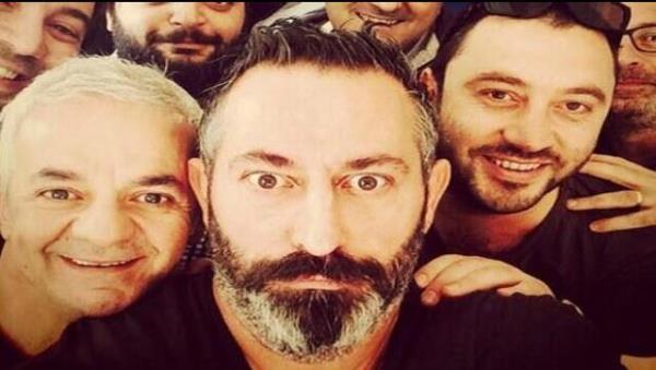 Cem Ylmaz Pek Yaknda filminin ekibiyle selfie yapt. Selfie'ye Trke isim de buldu:Kendikem