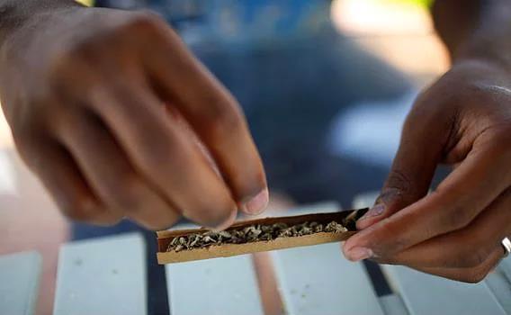 11-) Ttn kiloyla alp evde sigara saryorsa