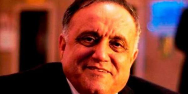 <p><b>36. MAHMUT ARSLAN-Arbel Ynetim Kurulu Bakan</b></p>  <p><b>2013 cirosu (Milyon TL) 850</b></p>    <p><b<alan says 2050</b></p>    <p><b>Bakliyat kral</b></p>    Mahmut Arslan?n ynetim kurulu bakanln yrtt Arbel, mercimek denildiinde global lekte akla gelen irketlerden biri. 34 yllk gemie sahip olan irket, Mersin?de 200 dnm arazi zerine kurulu gnlk 4 bin ton ileme kapasitesine sahip tesisinde hububat ve bakliyat rnlerini iliyor. ?Arbella? ve ?Arbella Plus ? markal 28 eit makarnay Afrika ve Avrupa lkeleri ile Amerika, Kanada ve Japonya?ya ihra ediyor. 2001?de Kanada?da mercimek ileme tesisi alarak yurtdna alan irket bugn Trkiye, Kanada, Amerika, Avustralya, ngiltere, in ve Gney Afrika?da toplam 29 tesisi ile retim yapyor. irketleri Toronto Kymetler Borsas?nda ilem gryor. Sektrnde yurtdnda borsada ilem gren tek Trk irketi olan Arbel?in Trkiye?deki faaliyetlerinde 700 kii alyor.