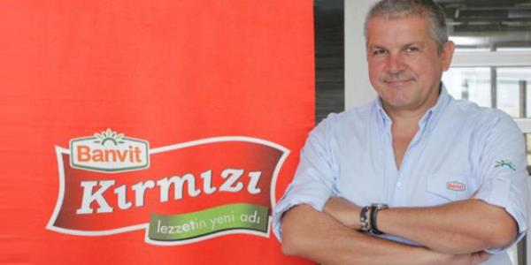 <p><b>27. MER GRENER-Banvit Genel Mdr</b></p>  <p><b>2013 cirosu (Milyon TL) 1600</b></p>    <p><b>alan says 3877</b></p>    <p><b>Elaz'a da yatrm yapt</b></p>    Balkesir'in en kkl irketlerinden Banvit, hem beyaz ete dnk destei hem de szlemeli tarma ynelik yaratt arz ile blgenin en nemli grubu. Yatrm bayran Elaz'a kadar uzatan Banvit Genel Mdr mer Grener, geen yl ald Dou yatrm kararlaryla ciddi bir baar elde etti. Bir nceki yl 1,3 milyar TL olan irketin cirosu 2013'te 1,6 milyar TL'ye tayan Grener, beyaz et sektrnde baz firmalar iin skntl srelerin yaand 2013 ylnda bir dizi yatrm gndeme alarak dikkatleri ekti. Geen yl Elaz'daki pili eti retim tesislerini de devreye alan Banvit, buradaki kuluka tesisiyle birlikte toplam civciv retim kapasitesini haftada 4,5 milyon adete ykseltti.