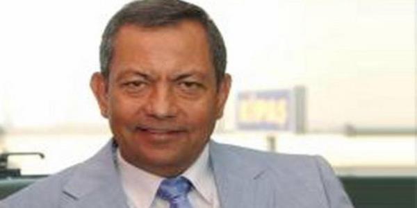 <p><b>24. HANEF KSZ-Kipa Holding Ynetim Kurulu Bakan</b></p>  <p><b>2013 cirosu (Milyon TL) 2000</b></p>    <p><b>alan says 8000</b></p>    <p><b>Kahramanmara'n gzbebei</b></p>    Anadolu'nun sanayisi ile ne kan kentlerinden biri olan Kahramanmara'n en hzl byyen irketi olan Kipa'n patronu Hanefi ksz, Trk sanayisinin duayenlerinden biri. Alt sektrde 28 fabrikas ve 8 bin alan ile faaliyet gsteren ve cirosu 1 milyar dolar aan Kipa' kardeleri ile birlikte dnyaya at. Kahramanmara'n ekonomik ve sosyal hayatnda da ne kan ksz, eitli sivil toplum kurulularndaki faaliyetlerinin yan sra hayrsever kimlii ile de tannyor. 10 ylda hayr ilerine 50 milyon TL nakit para aktaran Hanefi ksz, Capital'in "Trkiye'nin Gnl En Zengin 50  nsan" sralamasnda 22'inci srada yer almt.