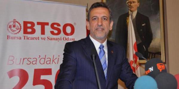 <p><b>10. BRAHM BURKAY-Burkay Grup Ynetim Kurulu Bakan</b></p>  <p><b>2013 cirosu(milyon TL) 475</b></p>    <p><b>alan says 500</b></p>    <p><b>Bursa iin iki apka takt</b></p>    Temelleri 1975 ylnda atlan Burkay Grup bir aile irketi olarak kuruldu.  kardein iin banda olduu grup, 1996 ylnda en nemli yatrmlarndan birini gerekletirerek 20 bin metrekare alan zerine kurulu Barakfakih tesisini sektre kazandrd. Grup?un sektrel eitlenmesi, 2000'li yllarn banda petrokimya ve inaat sektrlerindeki atlmlar ile balad. Bugn tekstil, kimya, inaat ve enerji sektrlerinde faaliyet gsteren grup, 2009 ylnda Burkay Grup ats altnda birletirilerek daha organize bir ekilde yoluna devam karar ald.  kardein kurduu irkette brahim Burkay zellikle STK'lardaki grevleriyle ne kan bir isim. Burkay, Bursa Ticaret ve Sanayi Odas (BTSO) ve Uluda Tekstil hracatlar Birlii (UTB) bakanln yrtyor.