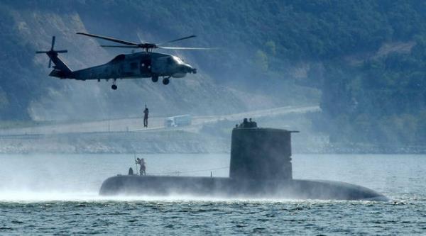 Denizalt Filo Komutanl, Glck Eitim Merkezi ve grev yerleri olan denizaltlarn basna tantt.