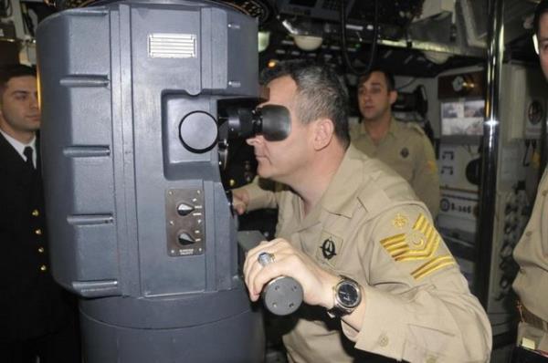 Yani gnn 24 saati boyunca, en az 25 personel ayn anda, toplam 15 metrekarelik 2 alma alannda grev yapyor.