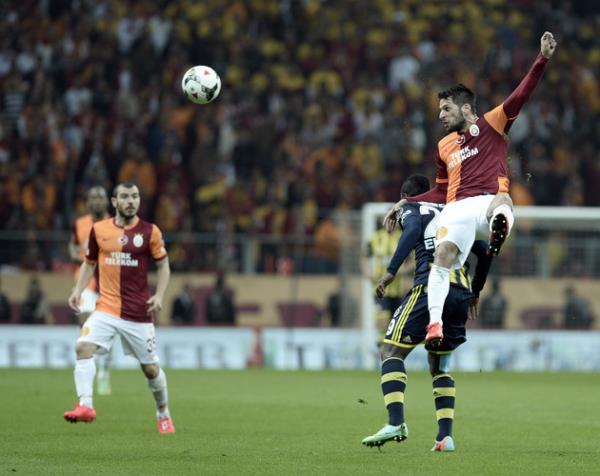 Galatasaray Sabri'nin kanadndan tehlikeli geliyor diyeceim aklma gelmezdi :)