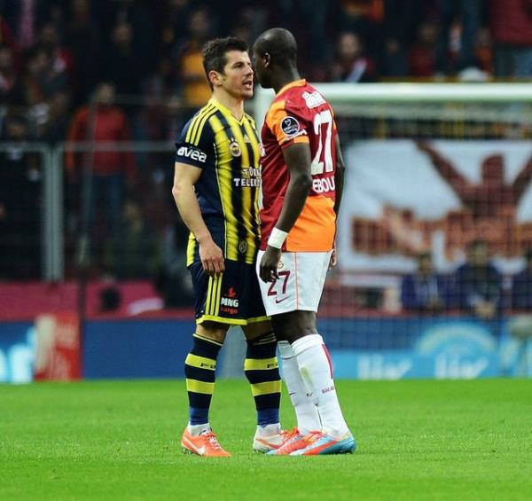 - melo nun sahada kalmas hakemin meziyeti, yaptklar yok hakem.. tamam onlar var da sen niye dalyorsun kardeim..