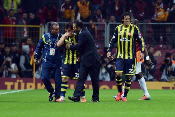 - Melo ok irensin ya bu adamn yapt irenlikleri saha'da gren varm? Yada saha'da hakem yok