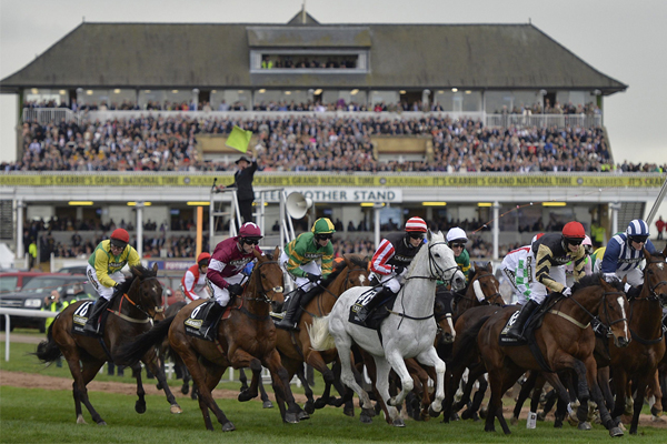 At yarlarna ilgileriyle bilinen ngilizler yine hipodromu doldurmular. Toby Melville - Reuters