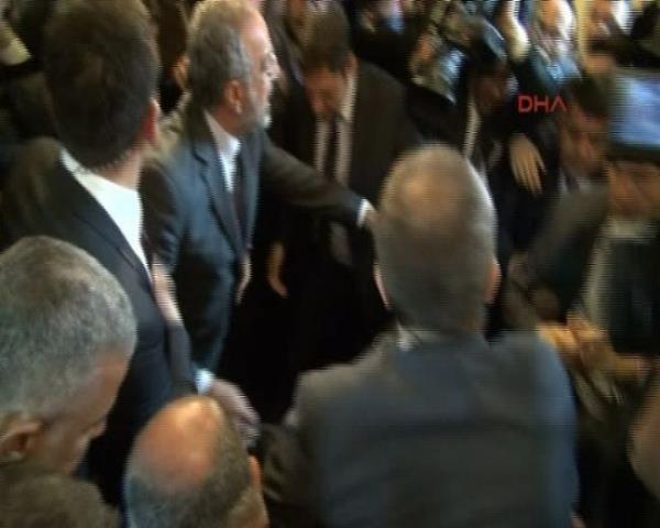 Olayla ilgili aklama yapan BDP Milletvekili Srr Sakk, "Saldry gerekletiren kii bizden biri deil" dedi.