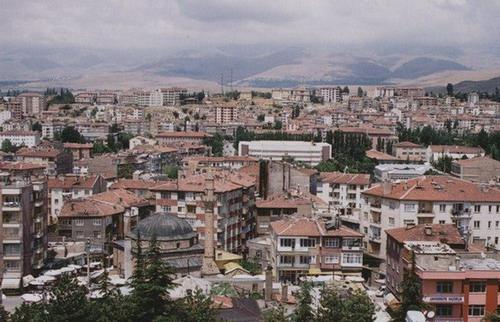 <p><b><span style="color:red">Nide'nin Altunhisar ilesine bal Keikalesi beldesi</span></b></p>  Nide l Seim Kurulu, MHP adaynn 6 oy farkla belediye bakanln kazand Altunhisar ilesine bal Keikalesi beldesinde seimlerini iptal etti.