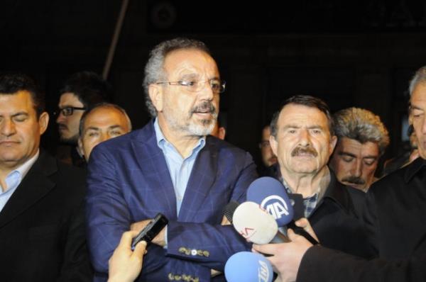 BDP Ar Belediye Bakan aday Srr Sakk, oylarn yeniden saylmaya balanmasnda grdkleri noksanlklar ve ortamn gerginlemesinden dolay Merkez le Seim Kuruluna seimin yeniden yaplmas iin bulunduklar talebin olumlu karlandn ve seimin 1 Haziran'da yaplmas iin karar alndn belirtmiti.