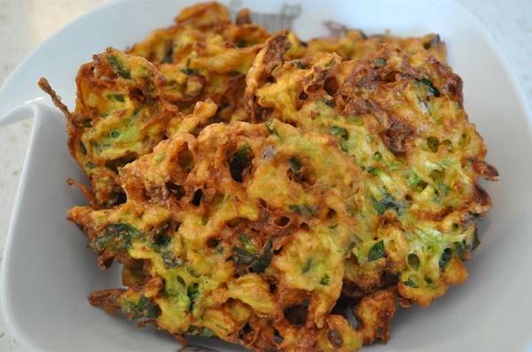 <b>Sebze kfteleri:</b> Et yemeklerini azaltmak isteyenlerin bavurduu gdalardan biri olan sebze kfteleri dndnz kadar salkl deil. Ar miktarda ya, tuz veya yumurta sebze kftenizi kalori deposuna evirebilir.