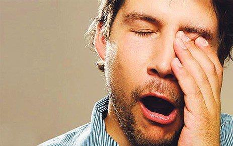 Birinin size bakip bakmadigini anlamak icin esneyin, karsi taraf da esniyorsa gozleri uzerinizde demektir