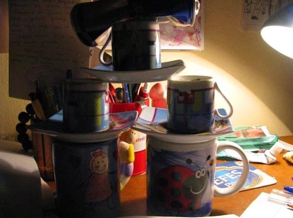 Kendini sanata adamaktan ders alamamak.