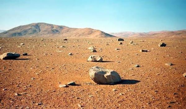 Dnyann birok blgesi kuraktr; ancak en kuru yeri bizden epey uzakta ili'nin merkezinde yer alan Atacama l'dr. Bu blge kaytlara gre bugne dek tek damla ya almamtr.