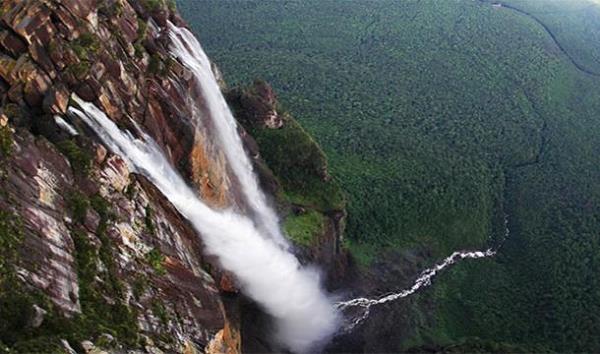 Dnyann en yksek elalesi ise Venezela'da yer alan Angel elalesi'dir.