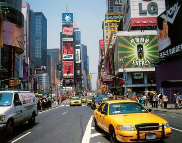 Rus sanati Vladimir Manyuhin'e ait olan bu grntler, ehirlerin gerek fotoraflarnn zerinde oynanarak elde edildi.