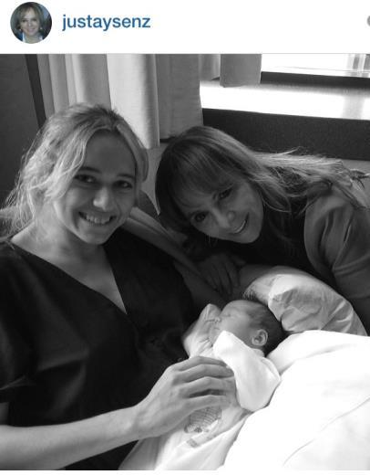 Silk & Cashmere'in patronu Ayen Zamanpur, dil ve Toga Tatari iftinin eni dnyaya gelen bebei Ali'yi ziyaret ediyor.