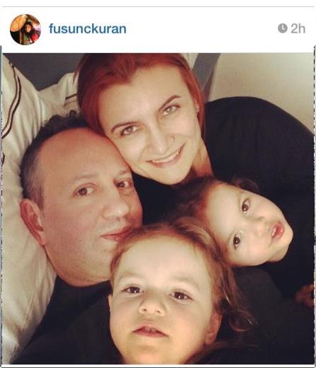 Brooks Brothers Genel Mdr Fsun Kuran, ei Mimar Sinan Kuran ve kzlar Kayra ile Talya ile haftay mutluluk pozlaryla at.