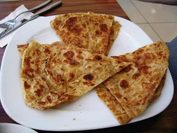 <p><b>KAHVALTI:</b></p>    yufka ve 2 karper byklnde yasz beyaz peynirli gzleme   <p>Domates, salatalk, maydanoz, biber </p>  Byk bir fincan yeil ay