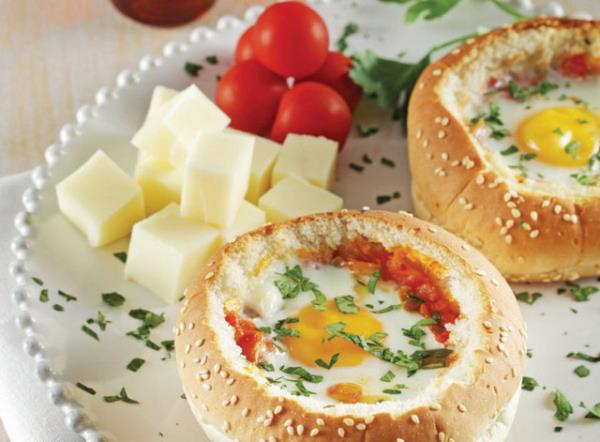 <p><b>2. GN </b></p>  SABAH: A karnna bir bardak lk ve limonlu su iin   <p>KAHVALTI: Byk bir fincan yeil ay, </p>  2 dilim tam buday ekmei   <p>2 dilim light tost kaar, domates ve biber ile yaplm yasz tost. </p>  domates-Salatalk-Maydanoz serbest