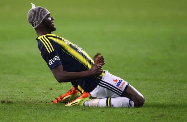 Man ilk yarsnda ise bir hava topunda rakibinin dirseiyle ald darbe sonucunda ka alan Sow 35. dakikadan sonra banda sargyla maa devam etti.