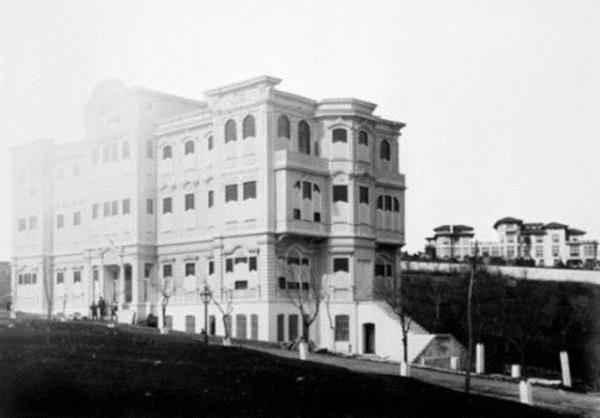 Fehim Paa Kona, 1905-1909 Nianta