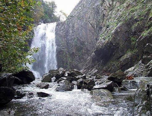 <p><b>SUDEN ELALES</b></p>  Yalova snrlarnda, samanl dalarnn arasnda bir elaledir. Doa yryleri iin tercih edilir ve bisiklet severlerin urak noktasdr.