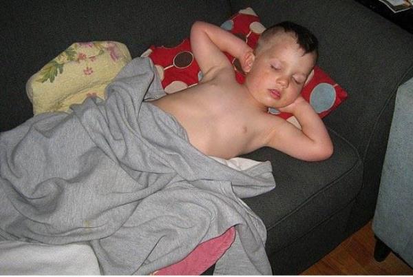 Annenin okul zaman sabahlar bir 10 dakika daha uyumanza izin vermesi