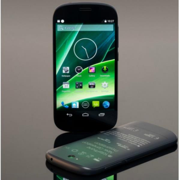 <p><b>Yotaphone 2</b></p>  zellikler: 5 in Full HD dokunmatik ekran, 4.7 in e-paper arka dokunmatik ekran, drt ekirdekli ilemci, WiFi, LTE, 8 megapiksel kamera, Full HD video kayt, 32 G dahili hafza, GPS, micro USB, NFC, Bluetooth 4, drt bant GSM, kablosuz arj.  <p>letim sistemi: Android 4.4 ve muhtemelen Yotaphone arayz</p>  <p>k tarihi: 2014'n drdnc eyreinde bekleniyor</p>  Aklama: Yotaphone'un kulland iki ekran fikri ilginti ama yeterince iyi uygulanamamt. Yeni srm ise daha k ve kaliteli grnyor. Ama bu telefonu grmek iin en az ekim ayna kadar beklememiz gerekecek.