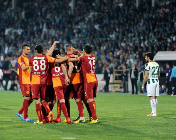 Iniesta gibi kontrol et, Messi gibi alm at, Quaresma gib ayann dyla vur ama top st direkten dnsn. Onun Ad Bahtsz Sabri Reyiz