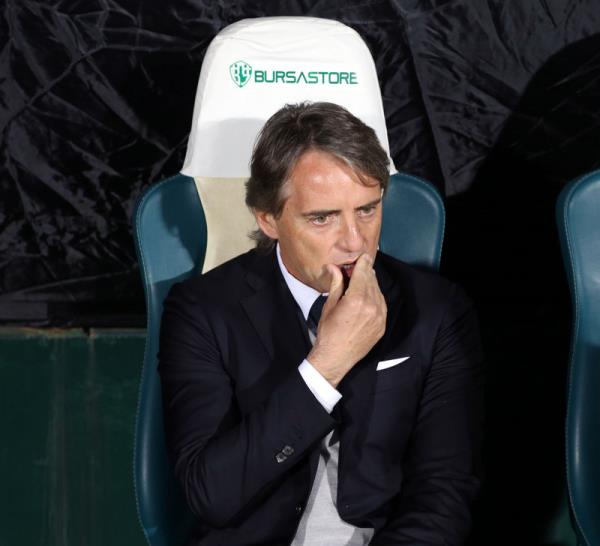 uraya;Bursa-Gs mana elinde 5 adet bilet bulunan GS taraftarn izelim.Yannada "1993 Model tpl ahin ile takas olur" ilann ekleyelim