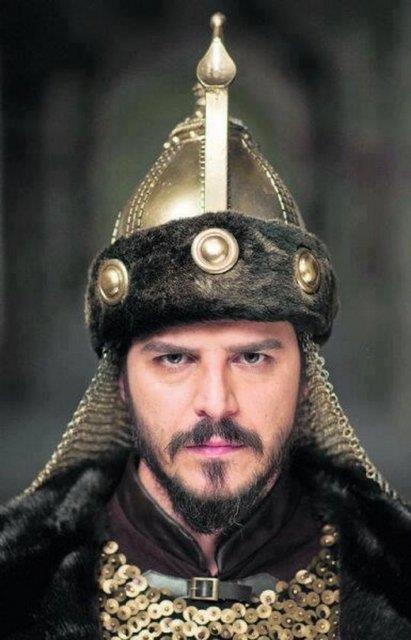 <p><b>ehzade Mustafa</b></p>   Kanuni Sultan Sleyman, 1553 ylnda gerekletirdii Nahivan Seferi srasnda Konya civarnda konakland srada babasnn elini pmeye gelen ehzade Mustafa'y ihanet suundan dolay..