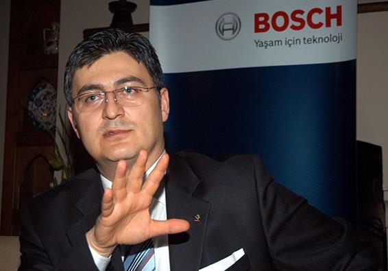 Grcan Karaka Grubu/irketi: Bosch Bilgi: Bosch Automotive Aftermarket kolu&#8217;nda Kdemli Bakan Yardmcs. 145 lkeyi iine alan 60'n zerinde Bosch blgesel kuruluu kendisine raporluyor.
