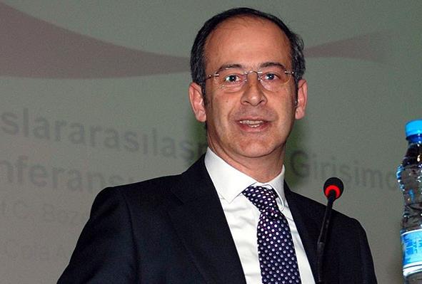 Ahmet C. Bozer Grubu/irketi: Coca Cola Bilgi: Avrasya ve Afrika Grubu&#8217;nun bakan. Ocak 2013'te irketin Amerika ktas dndaki uluslararas faaliyetlerinin yrtlecei Coca-Cola International&#8217;n bakan olacak.