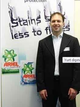 Tankut Turnaolu Grubu/irketi: P&G Bilgi: amar deterjanlarn kapsayan kuma bakm kategorisinin in hari olmak zere tm Asya lkeleri ve Avustralya genel mdr olarak Singapur'da grev yapyor.