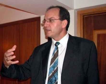 Necdet entrk Grubu/irketi: Toyato Motor Bilgi: Avrupa Kaliteden Sorumlu Bakan Yardmcs. Toyota Avrupa'da en st dzey Trk ynetici. irketin en nemli srelerinden olan kaliteden sorumlu. Bakana rapor veriyor.