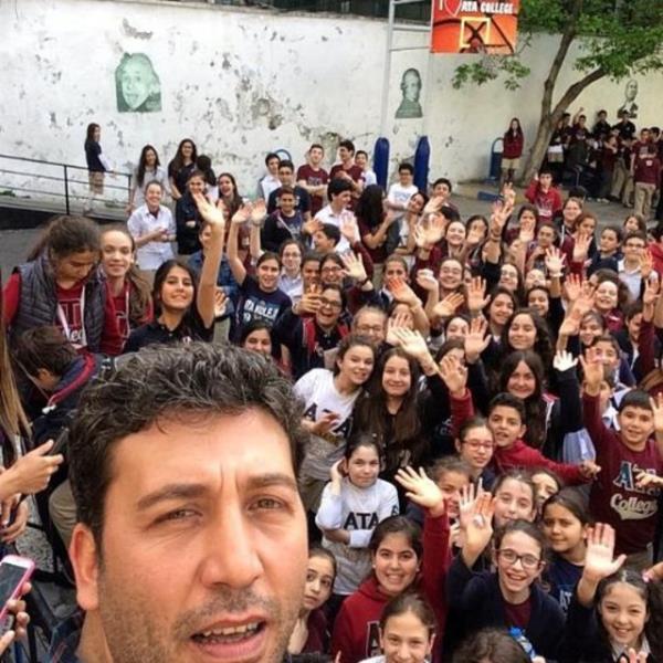 EMRE KINAY Ben irkinim ama onlar ok gzel