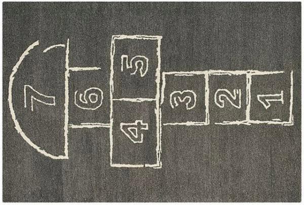 <p><b>11. Sek sek </b></p>  Karelerin iine ta yuvarlamak, tek ayakla ta attnz kare hari tmn gezmek ve geri dnmeyi ieren oyundur.