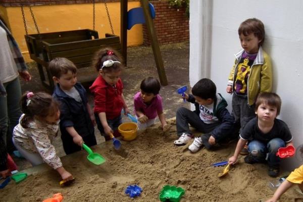 Oyunun amac, bir antiye sahasnda kaz yaplmas, kepesi olan arkadan kamyona toprak doldurmas ve belirlenen yolda gidip belirlenen noktaya topra dkmesi...