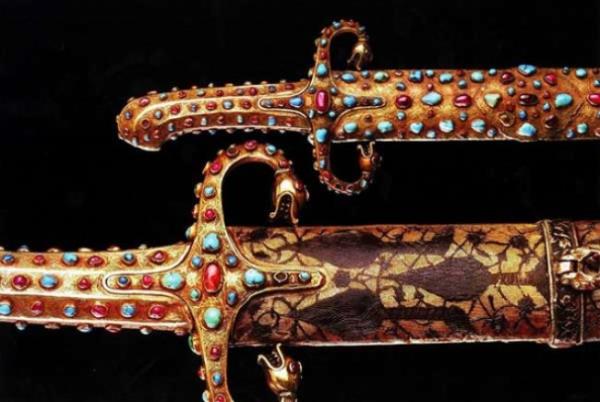 Peygamber efendimizin 9 klcndan biri Al-Ma'thur.