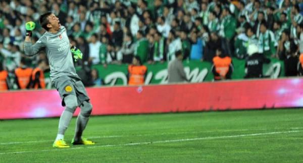 Sabri Reyiz efsane oynuyor bu adam geen sene Real man da tek bana almt.